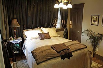 Plum Grove Inn Αϊόβα Σίτι Εξωτερικό φωτογραφία