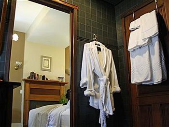 Plum Grove Inn Αϊόβα Σίτι Εξωτερικό φωτογραφία